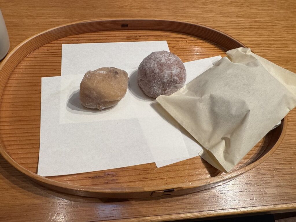 温泉のあとに立ち寄ったとらや工房の和菓子