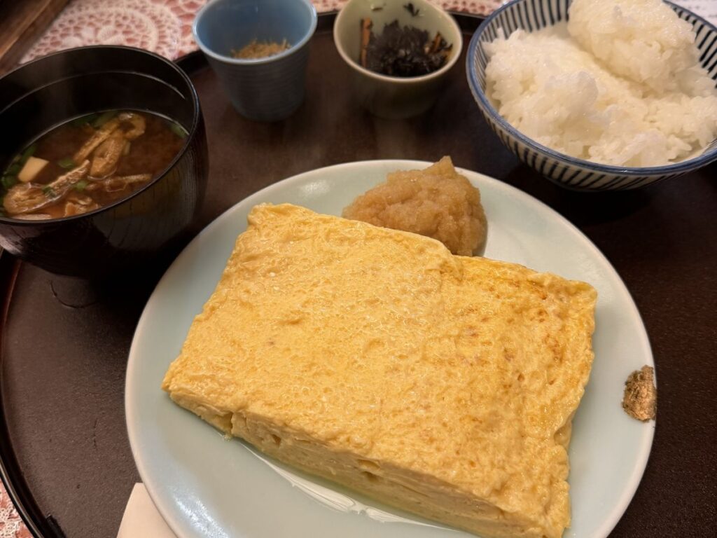 赤坂やげんぼりの出汁巻き卵定食